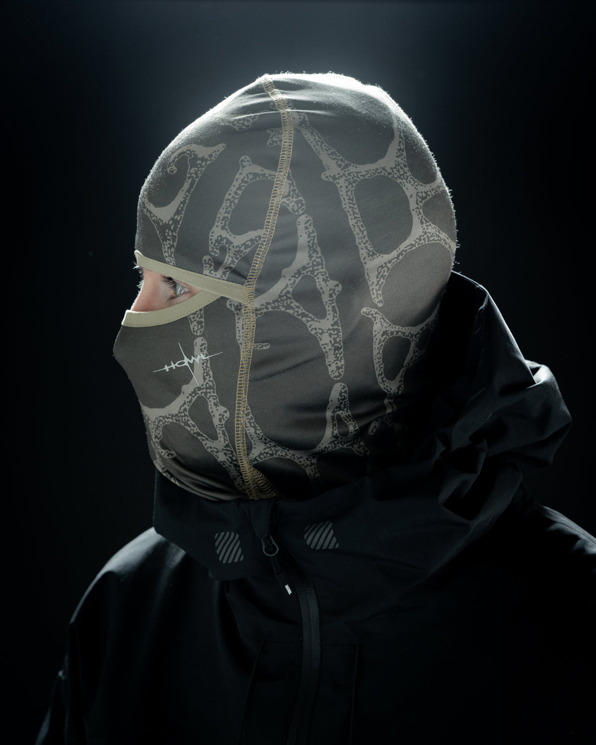 (HUGO) LEGACY FACEMASK